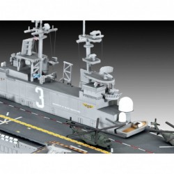 Assault Carrier USS WASP CLASS (1:700) - obsahuje barvy a lepidlo - Revell ModelSet 65178