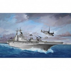 Assault Carrier USS WASP CLASS (1:700) - obsahuje barvy a lepidlo - Revell ModelSet 65178