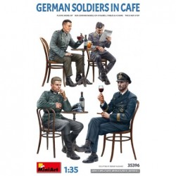 German Soldiers in Cafe (4 fig,tables&chairs) - MiniArt 35396