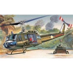 UH-1D IROQUOIS - Italeri Model Kit 1247