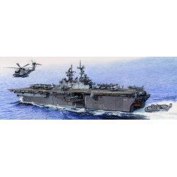 USS Iwo Jima LHD-7 - Trumpeter 05615