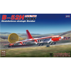Boeing B-52H Stratofortress (early type Stratofortress strategic Bomber) Limited Edition - Modelcollect UA72208