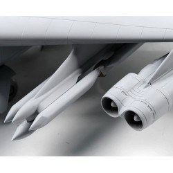 Boeing B-52H Stratofortress (early type Stratofortress strategic Bomber) Limited Edition - Modelcollect UA72208