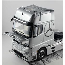 Mercedes Benz Actros MP4 Gigaspace - Italeri Model Kit truck 3905