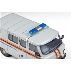 Emergency Service UAZ "3909" - Zvezda Model Kit 43002